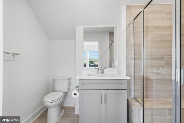10817 CEDAR AVE, Fairfax, VA 22030