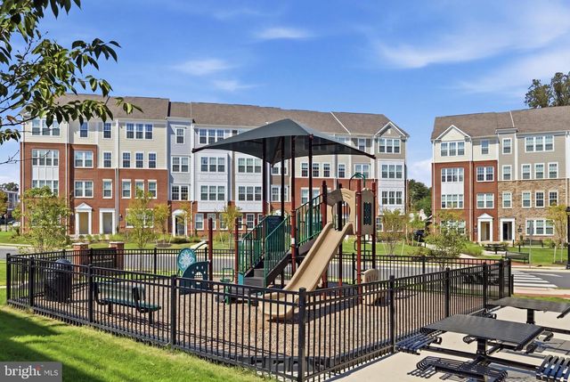 10817 CEDAR AVE, Fairfax, VA 22030