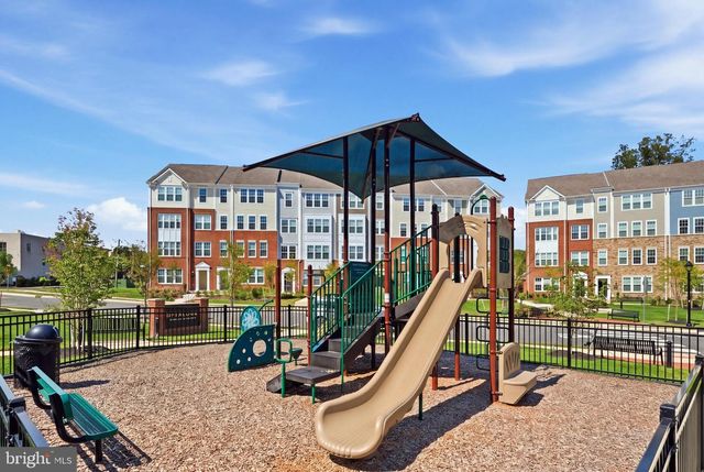 10817 CEDAR AVE, Fairfax, VA 22030