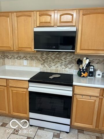 6728 Ennis Way, Indianapolis, IN 46237