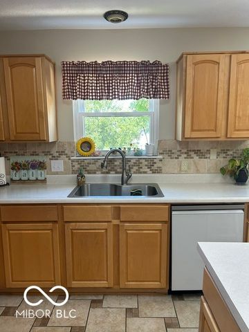 6728 Ennis Way, Indianapolis, IN 46237