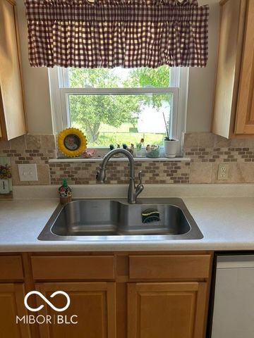 6728 Ennis Way, Indianapolis, IN 46237