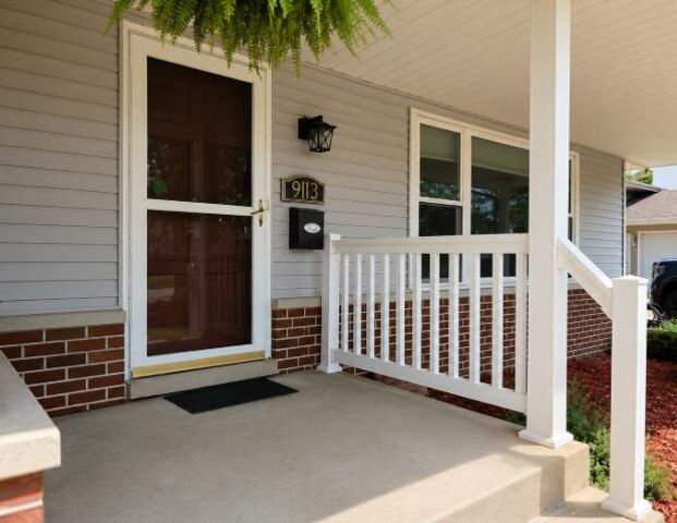 9113 Idlewild Drive, Highland, IN 46322