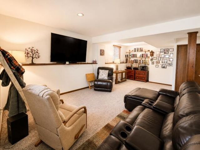 9113 Idlewild Drive, Highland, IN 46322