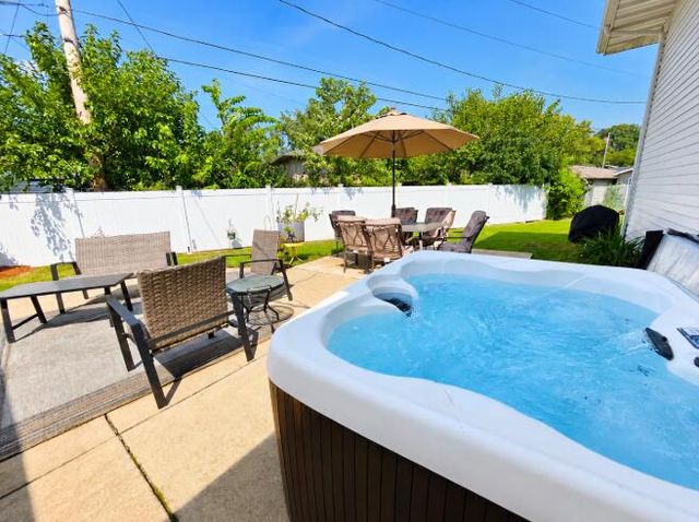 9113 Idlewild Drive, Highland, IN 46322