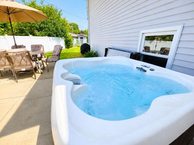 9113 Idlewild Drive, Highland, IN 46322