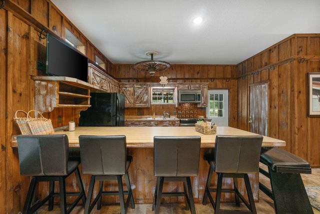 1468 Sanford Rd., Moselle, MS 39459