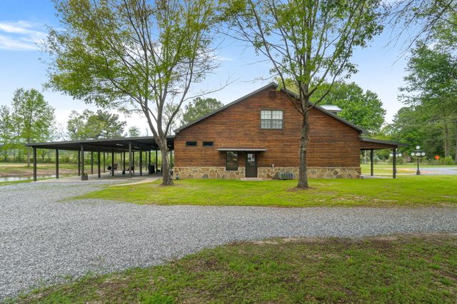 1468 Sanford Rd., Moselle, MS 39459