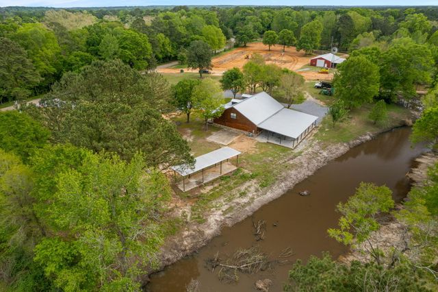 1468 Sanford Rd., Moselle, MS 39459