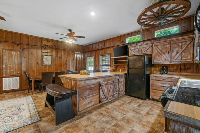 1468 Sanford Rd., Moselle, MS 39459