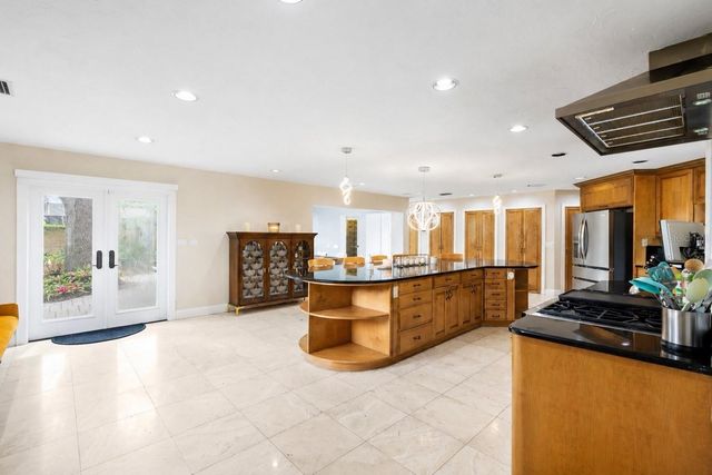 410 MONTROSE AVENUE, Temple Terrace, FL 33617