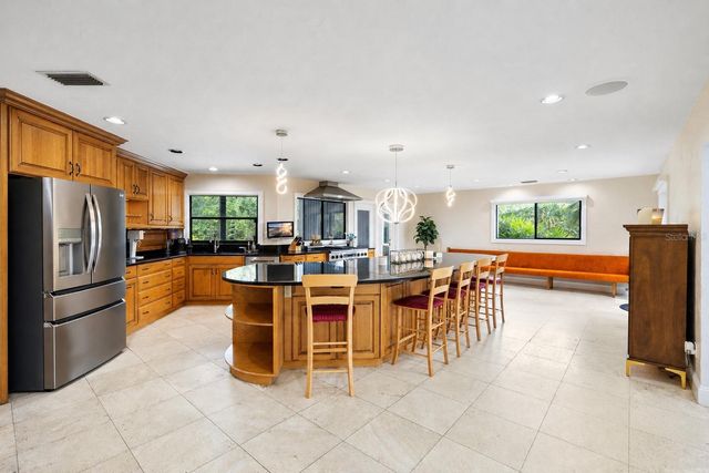 410 MONTROSE AVENUE, Temple Terrace, FL 33617