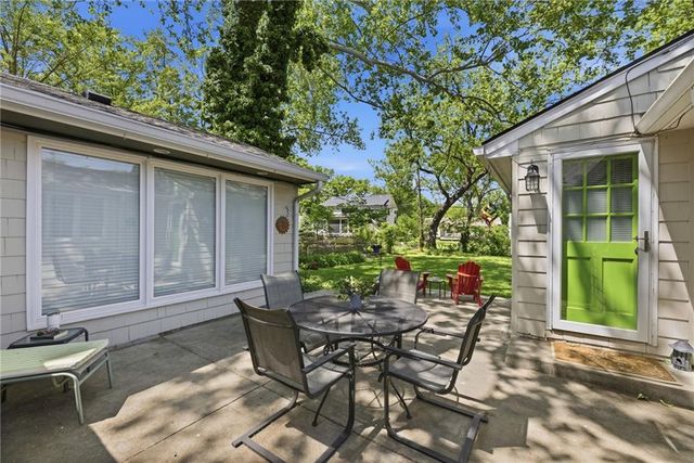 4908 W 71st Street, Prairie Village, KS 66208