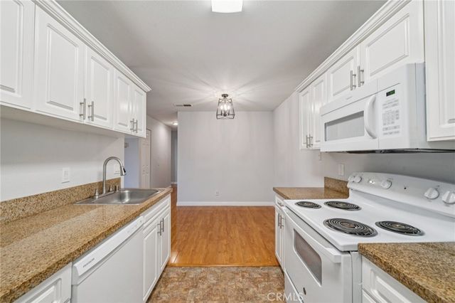 1265 Kendall 221, San Bernardino, CA 92407