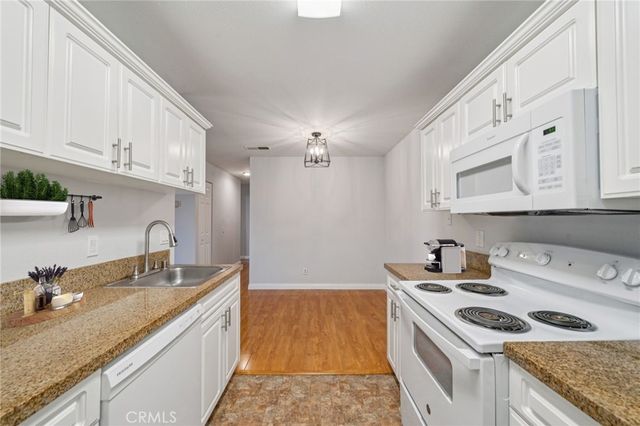 1265 Kendall 221, San Bernardino, CA 92407