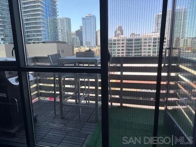 527 10Th Ave 605, San Diego, CA 92101