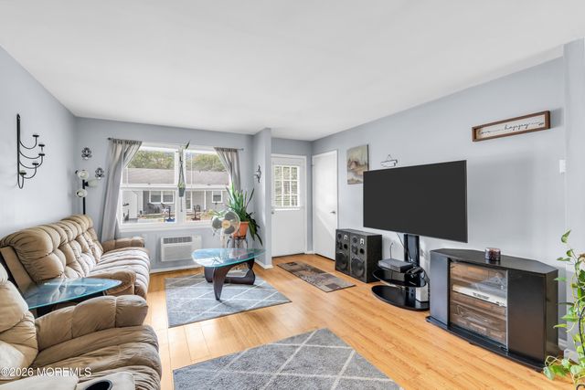 5 Natick Lane 71, Whiting, NJ 08759