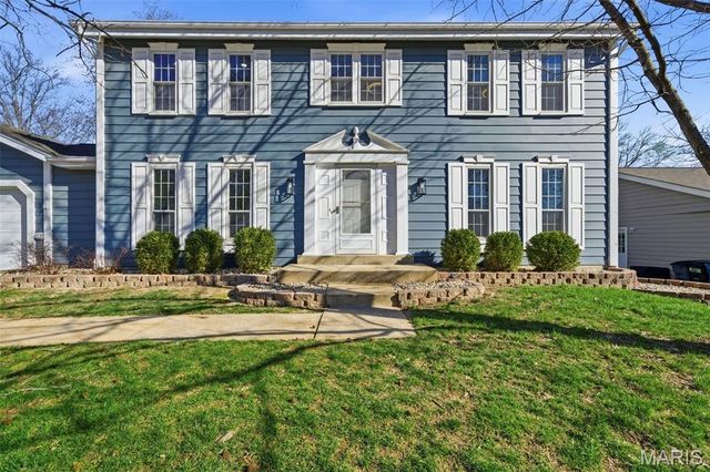 277 Oak Path Drive, Ballwin, MO 63011