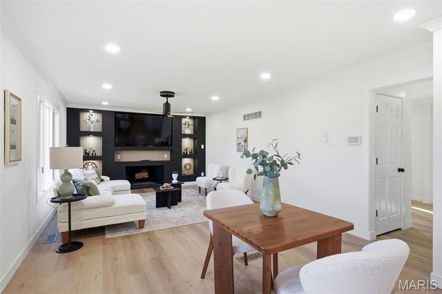 277 Oak Path Drive, Ballwin, MO 63011