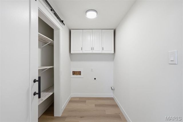 277 Oak Path Drive, Ballwin, MO 63011