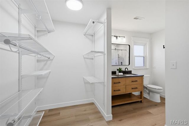 277 Oak Path Drive, Ballwin, MO 63011