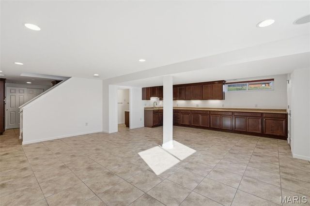 277 Oak Path Drive, Ballwin, MO 63011