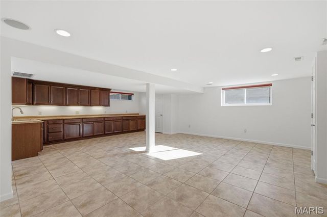 277 Oak Path Drive, Ballwin, MO 63011