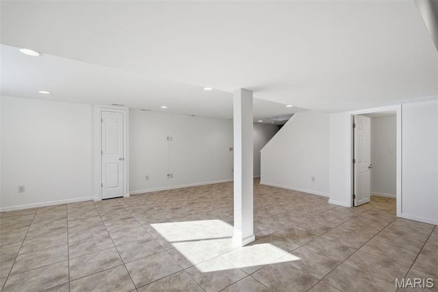 277 Oak Path Drive, Ballwin, MO 63011