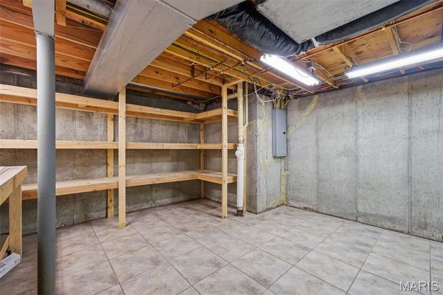 277 Oak Path Drive, Ballwin, MO 63011