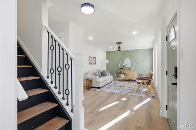 277 Oak Path Drive, Ballwin, MO 63011