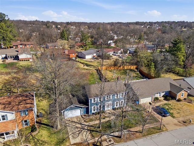 277 Oak Path Drive, Ballwin, MO 63011