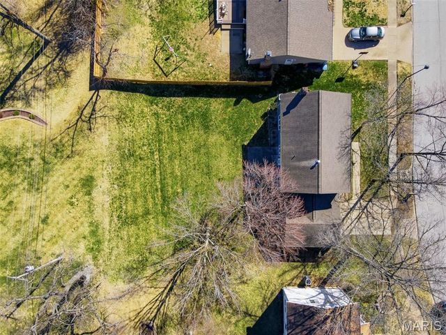 277 Oak Path Drive, Ballwin, MO 63011