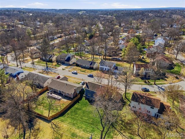 277 Oak Path Drive, Ballwin, MO 63011