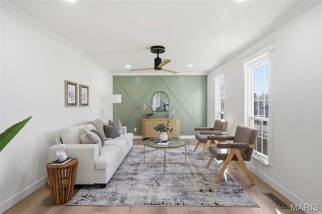 277 Oak Path Drive, Ballwin, MO 63011