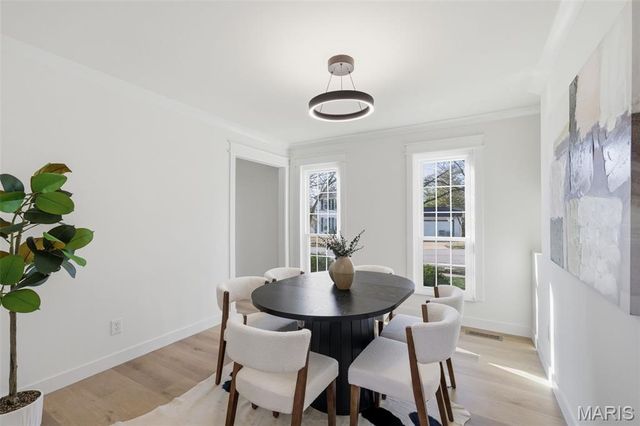 277 Oak Path Drive, Ballwin, MO 63011