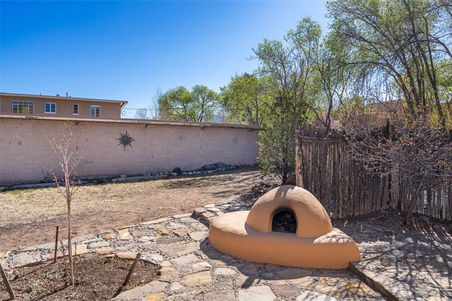 519 Douglas Street, Santa Fe, NM 87505