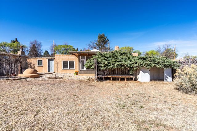 519 Douglas Street, Santa Fe, NM 87505
