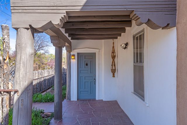 519 Douglas Street, Santa Fe, NM 87505