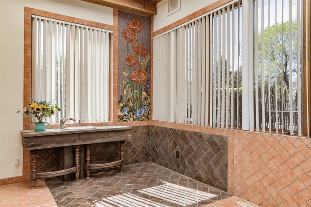 519 Douglas Street, Santa Fe, NM 87505