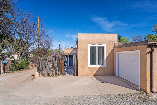 519 Douglas Street, Santa Fe, NM 87505