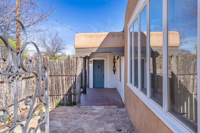 519 Douglas Street, Santa Fe, NM 87505