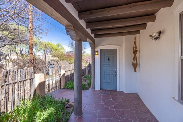 519 Douglas Street, Santa Fe, NM 87505