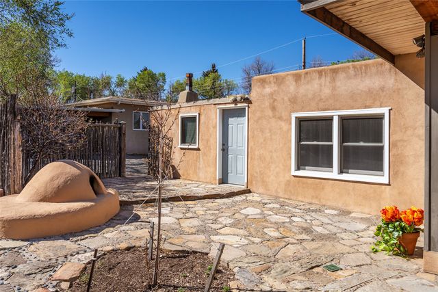 519 Douglas Street, Santa Fe, NM 87505