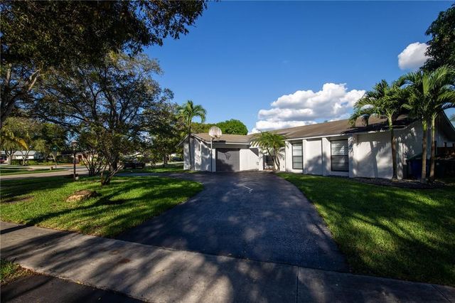 5100 SW 104th Avenue, Cooper City, FL 33328