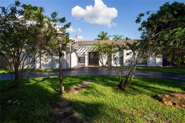 5100 SW 104th Avenue, Cooper City, FL 33328