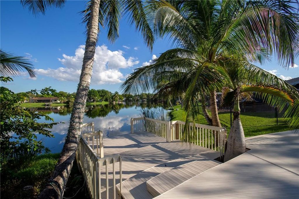 5100 SW 104th Avenue, Cooper City, FL 33328