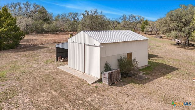 2896 Live Oak Road, Cuero, TX 77954