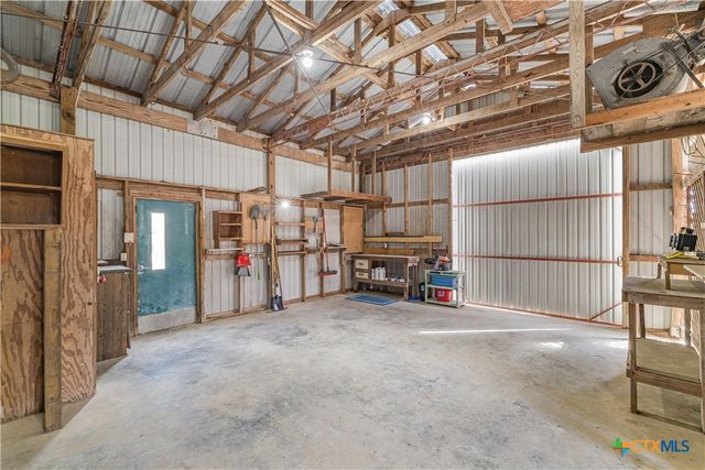 2896 Live Oak Road, Cuero, TX 77954