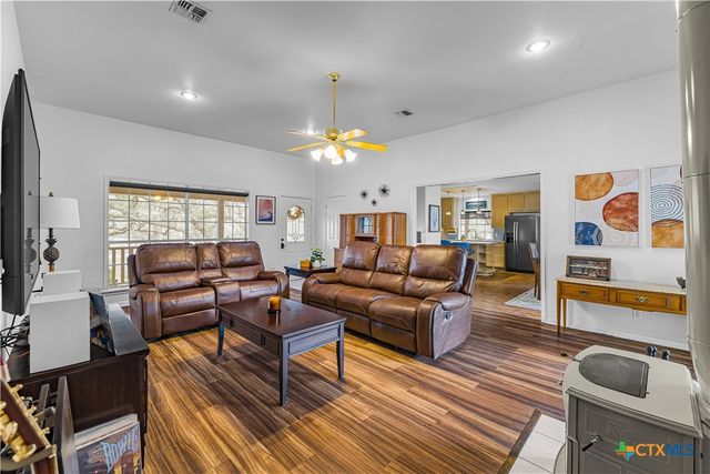 2896 Live Oak Road, Cuero, TX 77954