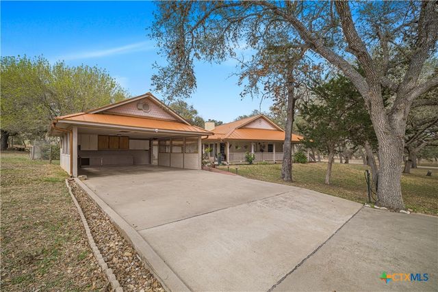 2896 Live Oak Road, Cuero, TX 77954